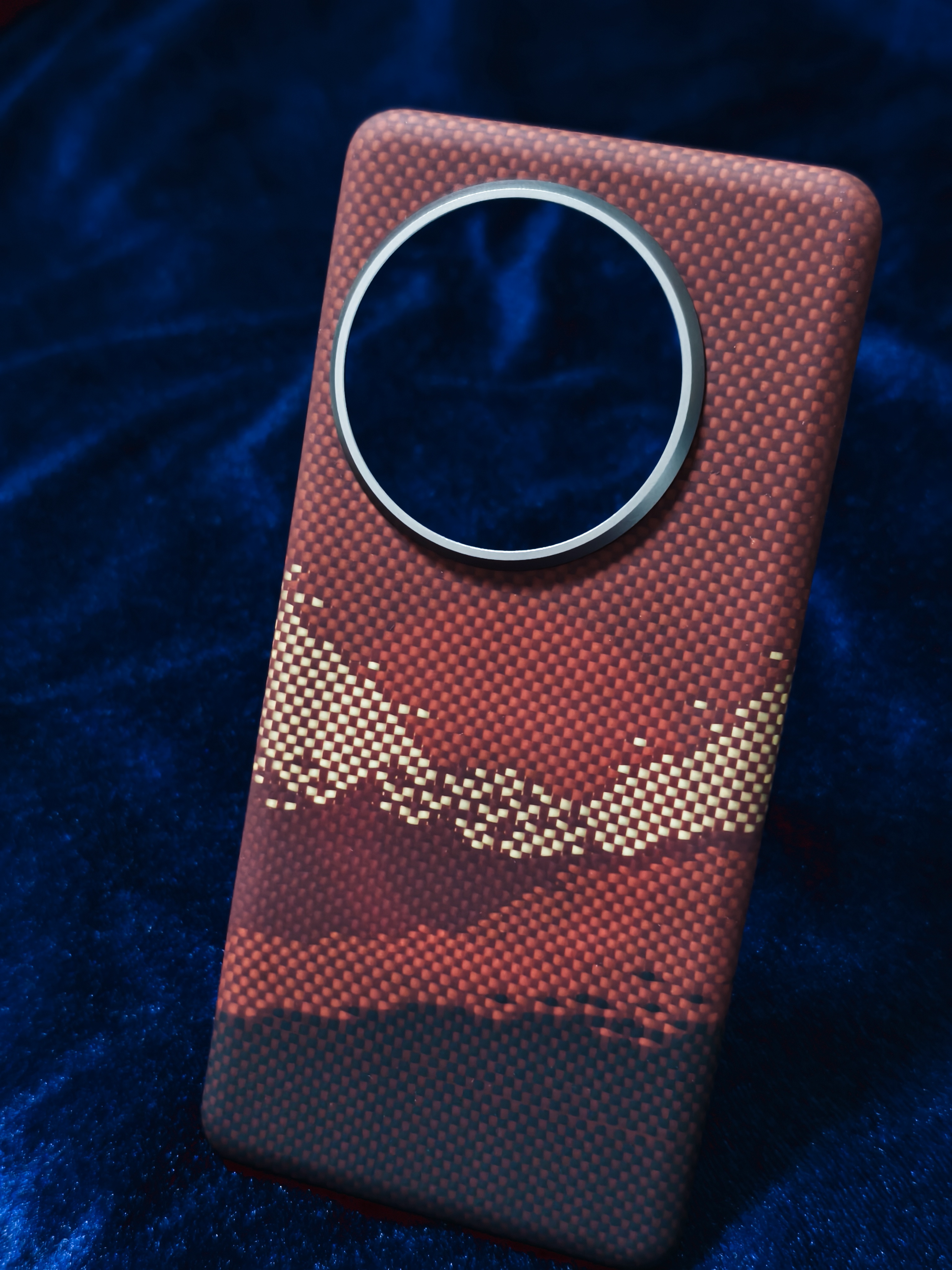 Карбоновый чехол для iPhone 17 Magsafe Red Mountain