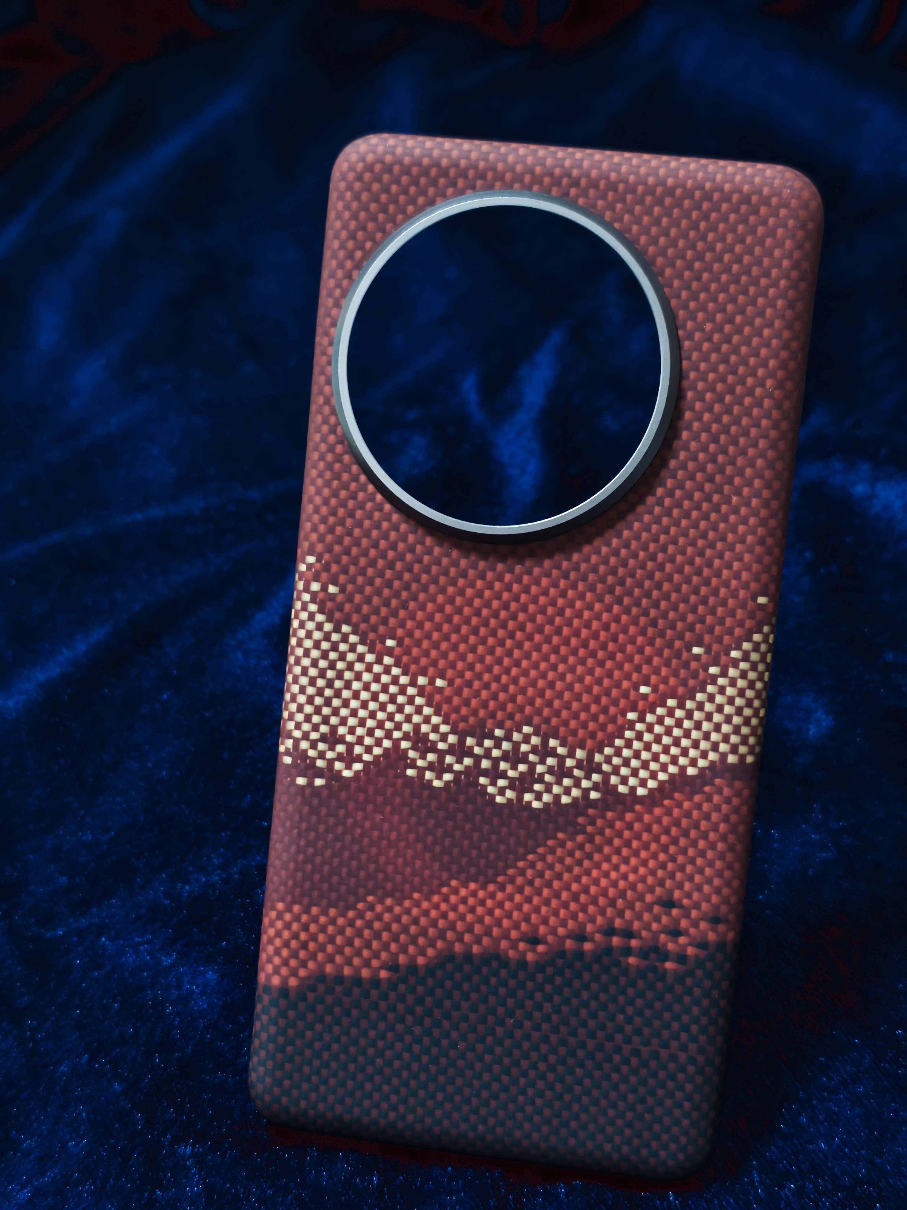 Карбоновый чехол для iPhone 17 Pro Max Red